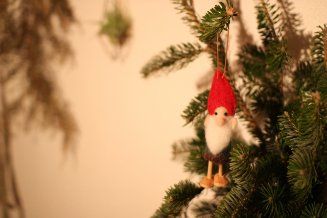 IKEAのクリスマスツリーの飾り方は？モミの木の選び方とお手入れ方法